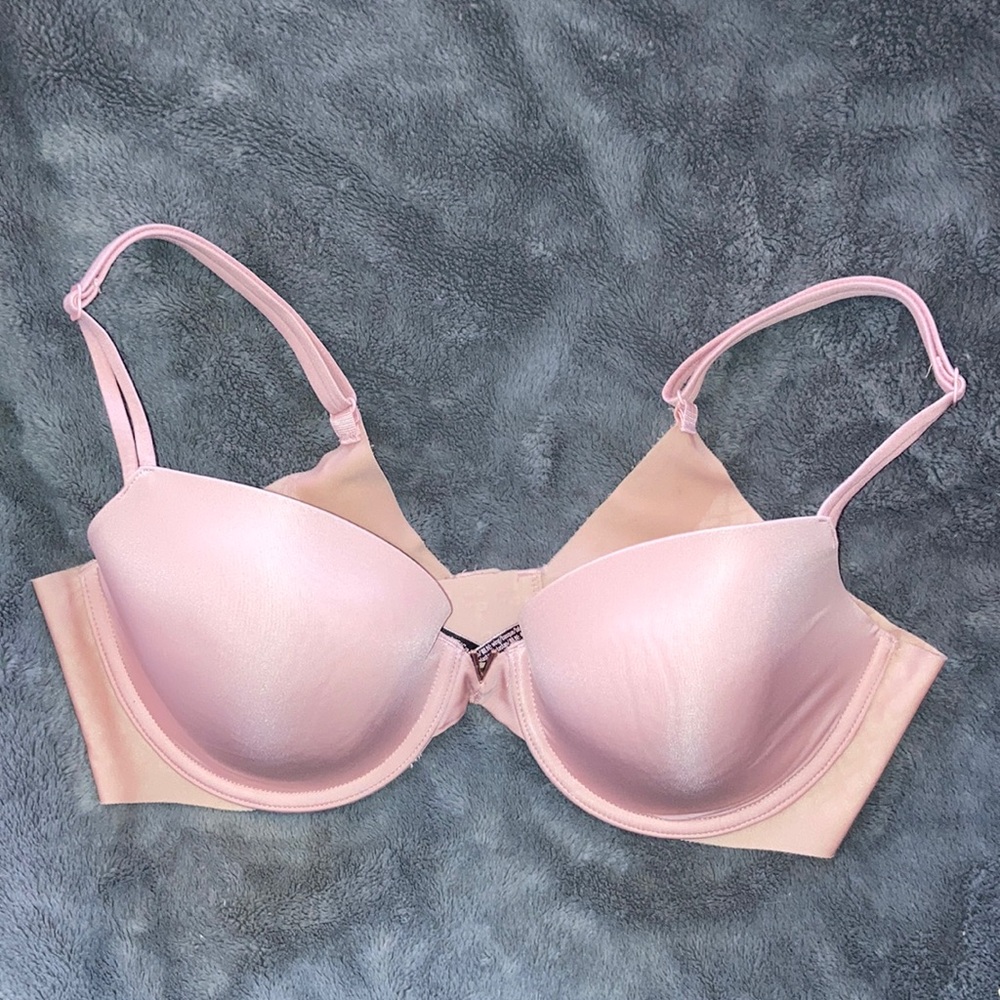 Victoria’s Secret 36C Bra Lined Demi no show smooth pink